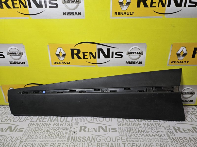 Рено Каптур накладка двери передняя левая оригинал 808218874R №Т340