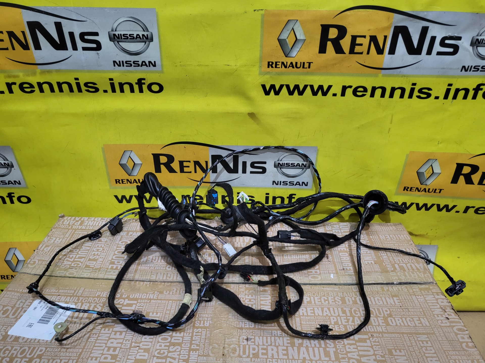 Рено Дастер 2 2021 NEW проводка 1.5D оригинал 241630688R №М309